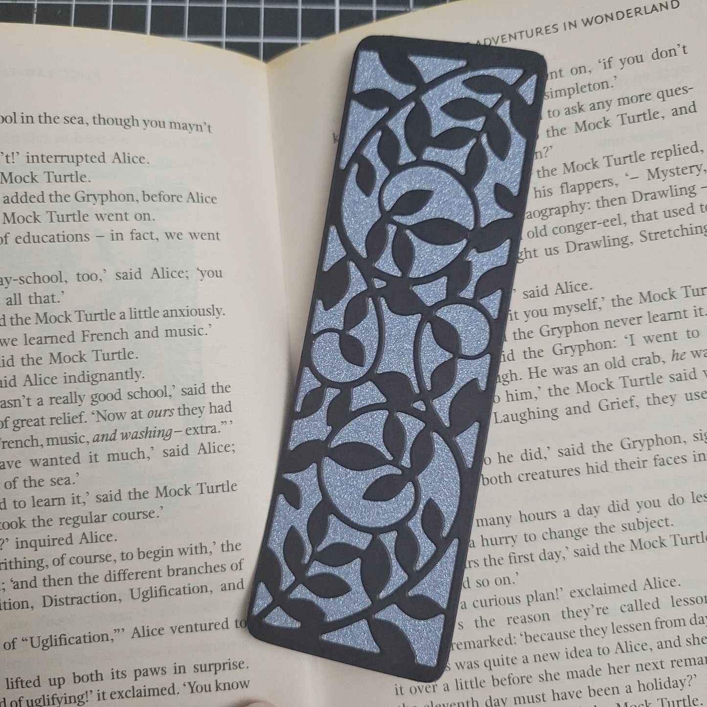 Giltter Shadow Bookmark