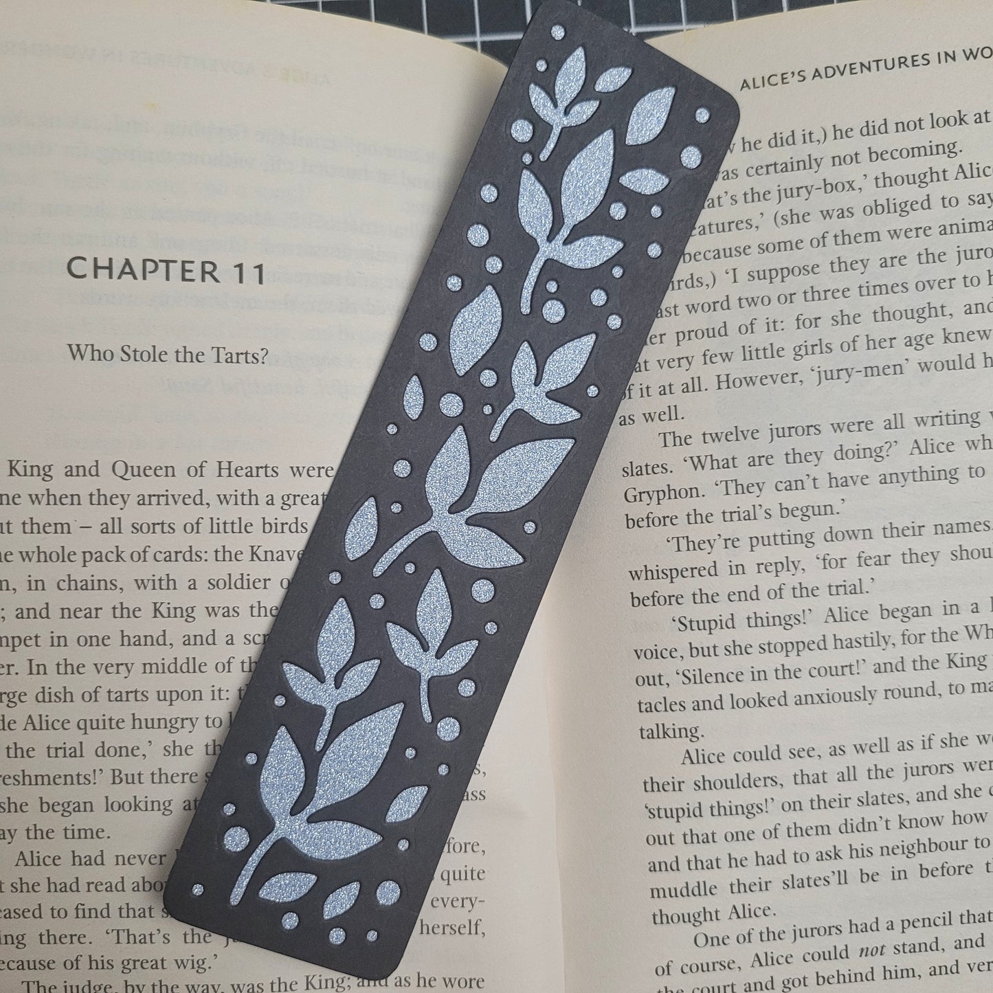 Giltter Shadow Bookmark
