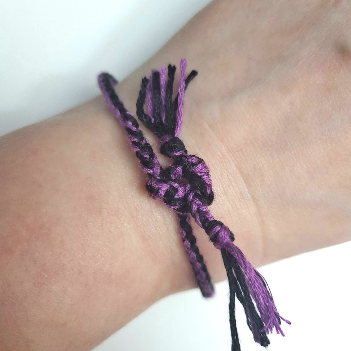 Thread Retro Friendship Bracelet. 90s style (variety of styles)