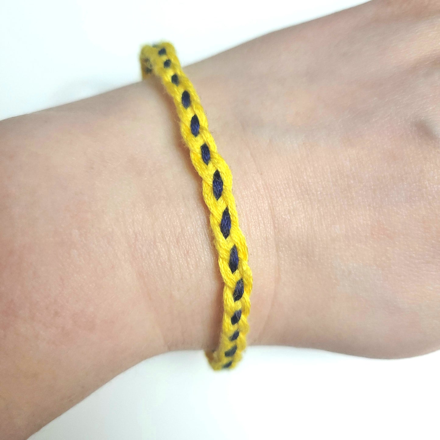 Thread Retro Friendship Bracelet. 90s style (variety of styles)