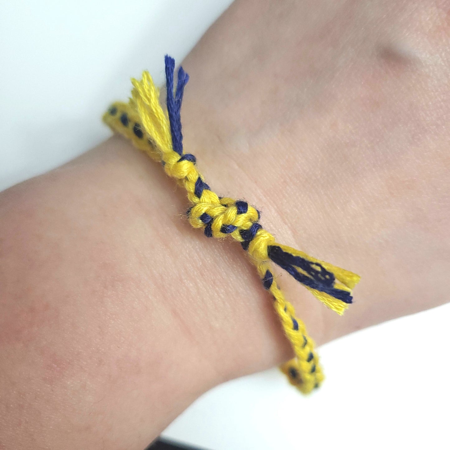 Thread Retro Friendship Bracelet. 90s style (variety of styles)