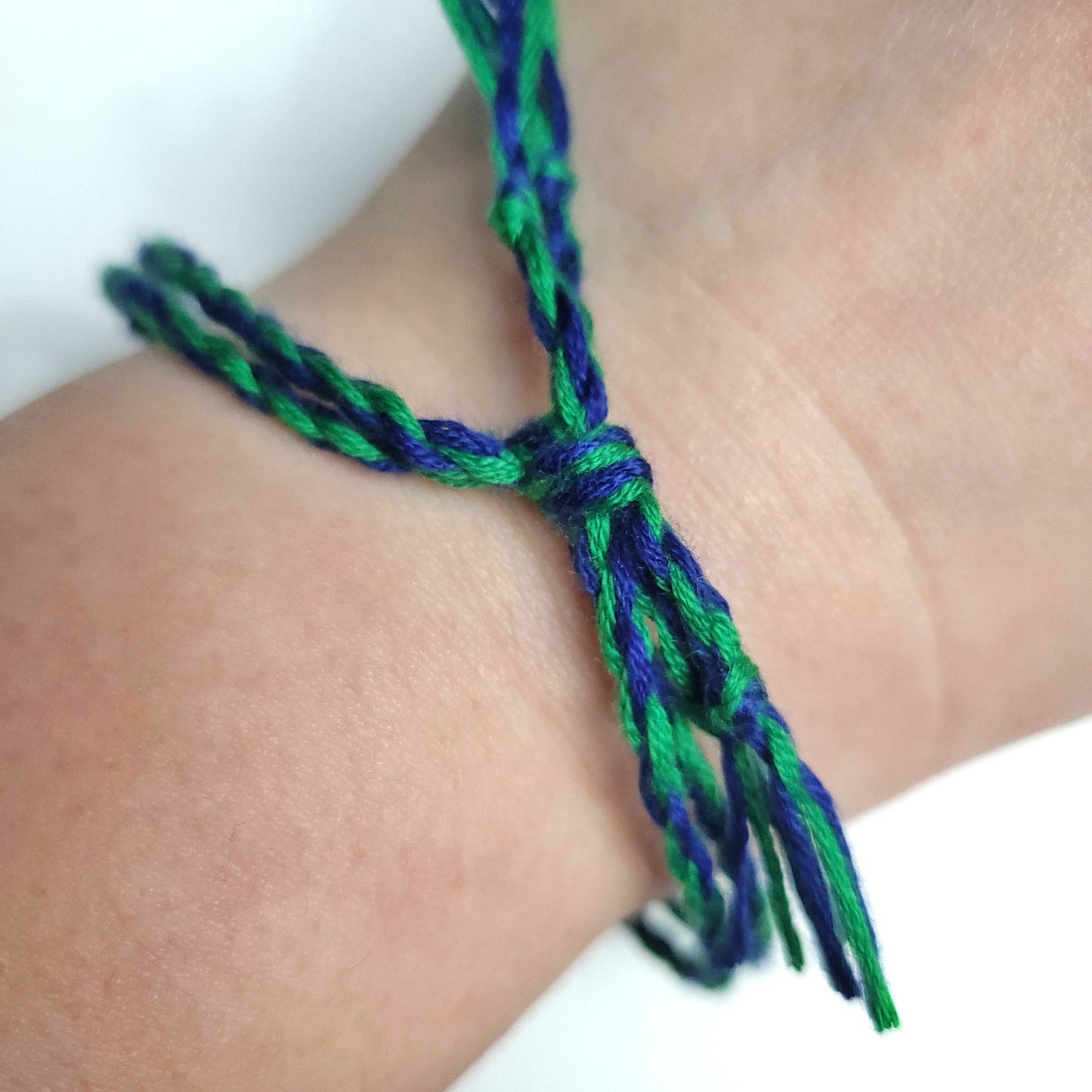 Thread Retro Friendship Bracelet. 90s style (variety of styles)