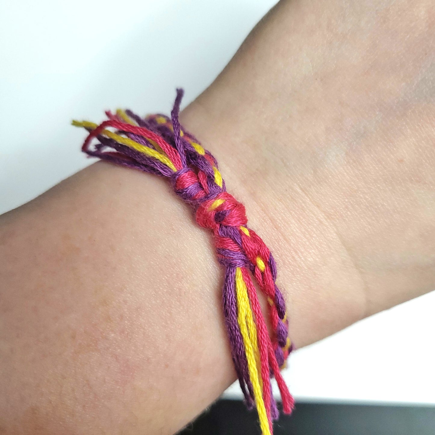 Thread Retro Friendship Bracelet. 90s style (variety of styles)