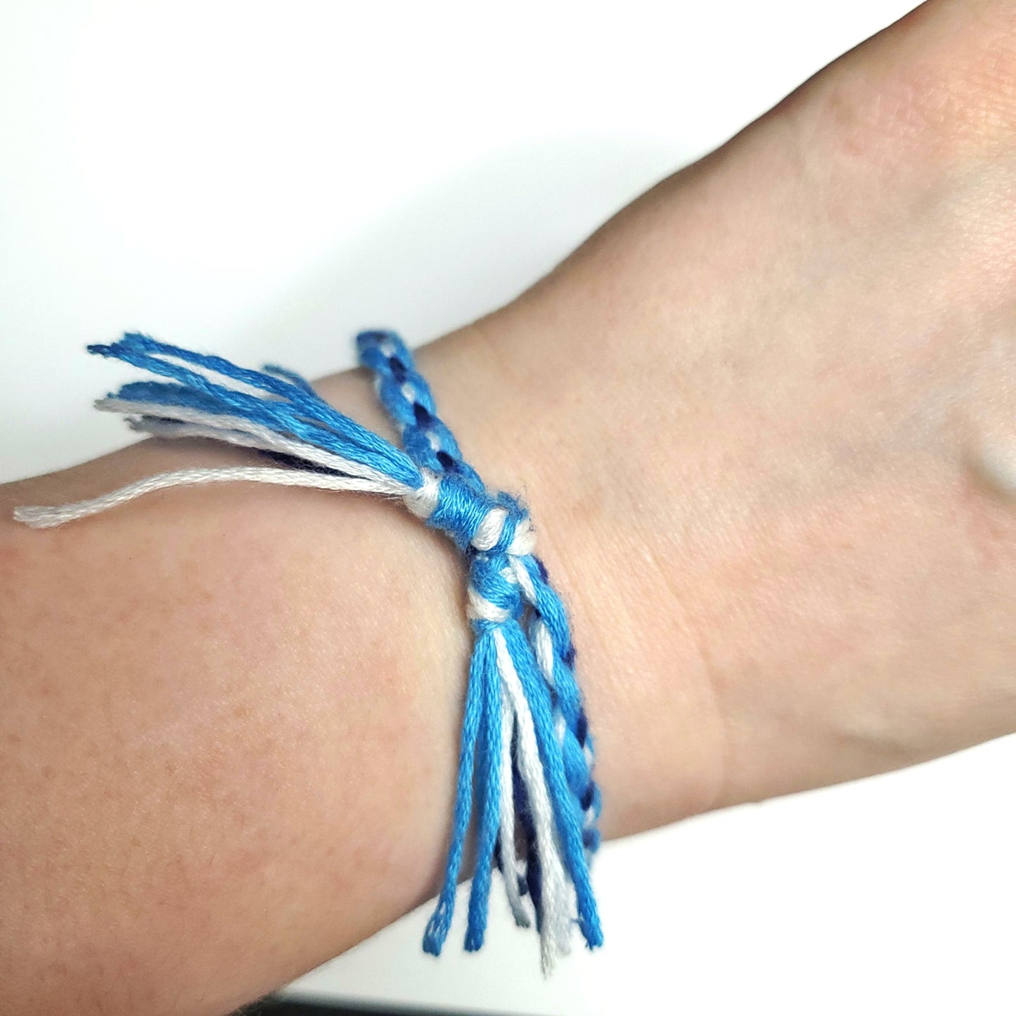 Thread Retro Friendship Bracelet. 90s style (variety of styles)