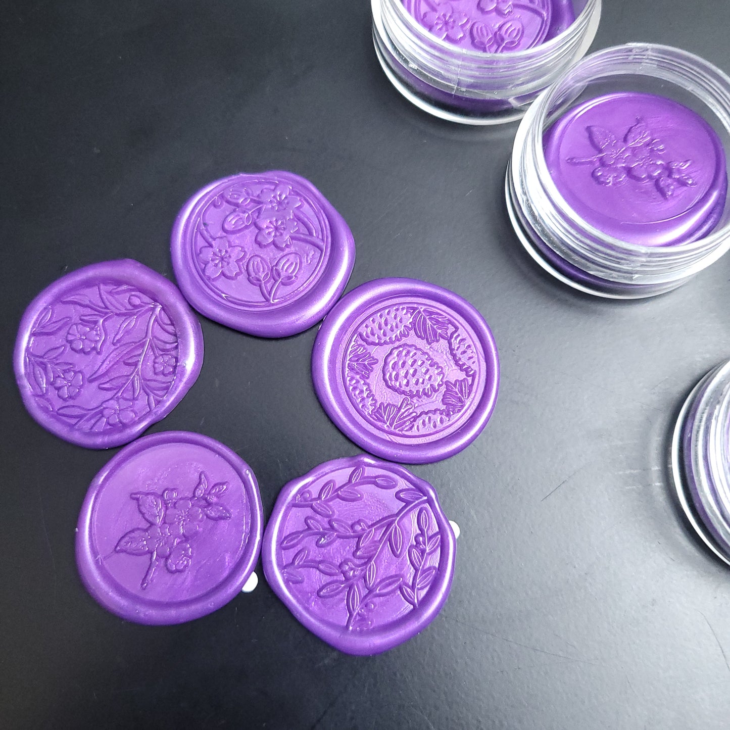 1 x single Adhesive Wax Seals - Individually hand poured and stamped. (Choose your colour & design)