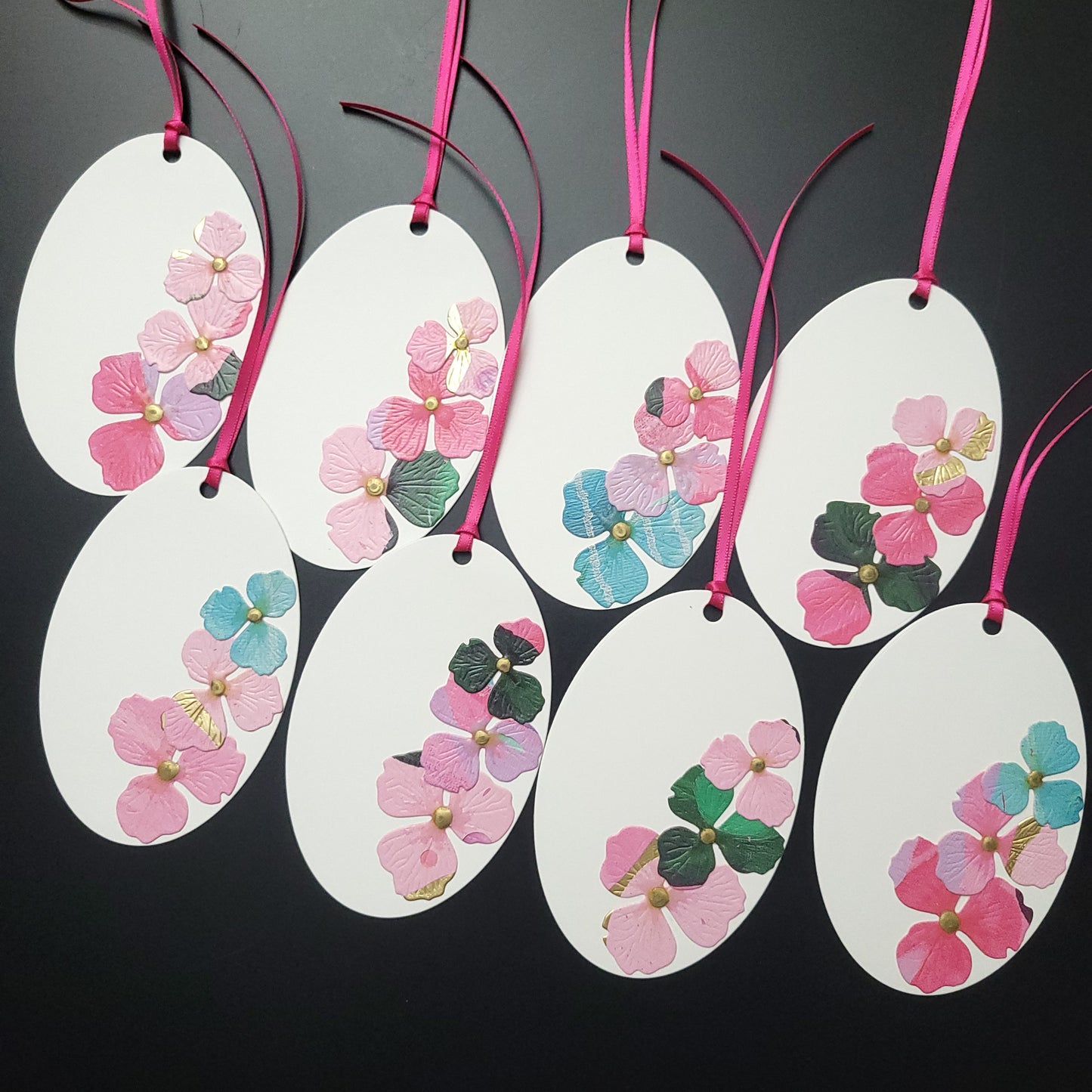 Single Oval 3 Flower Gift Tag.