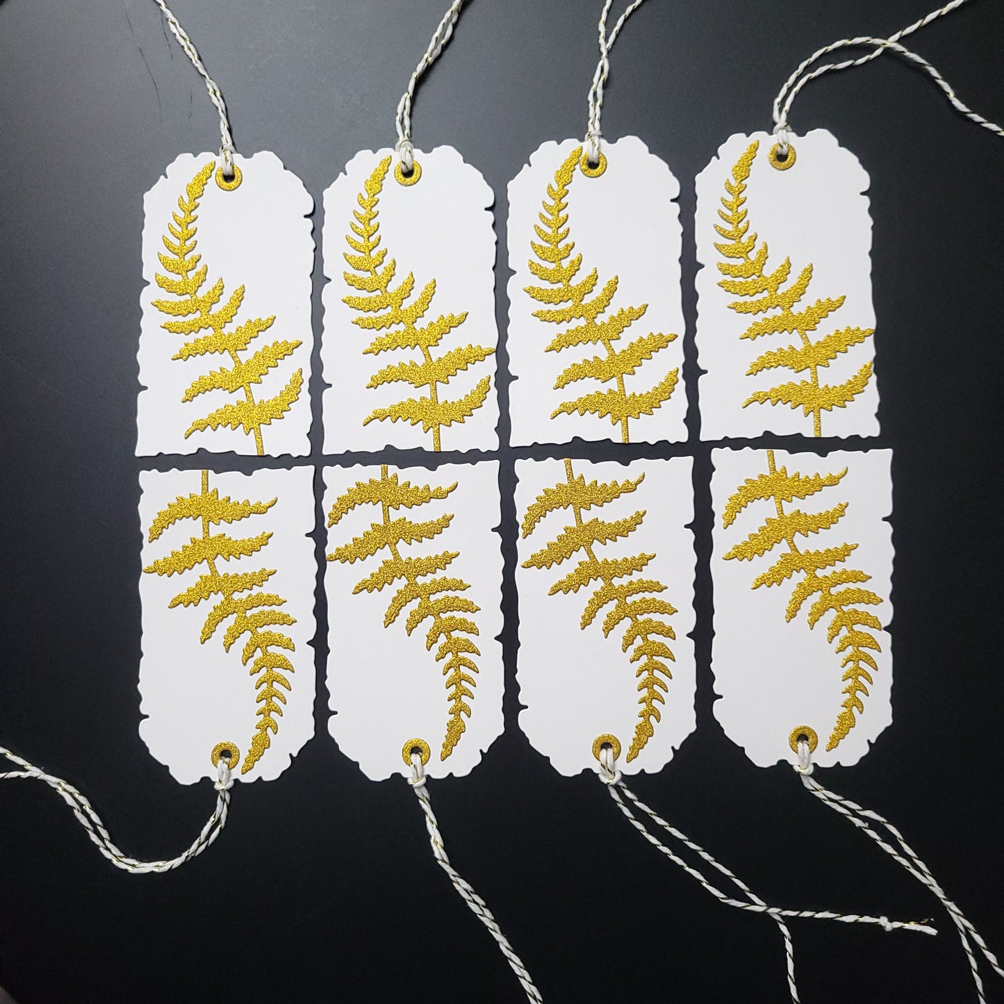 Single Gold Glitter Fern Gift Tag.