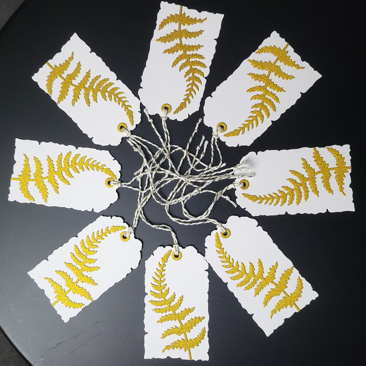 Single Gold Glitter Fern Gift Tag.