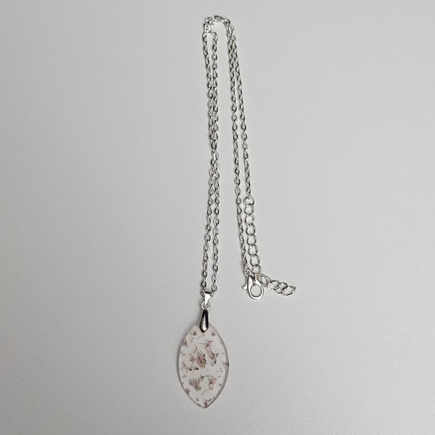 Flower resin necklace - test sample - Maker's One Takers