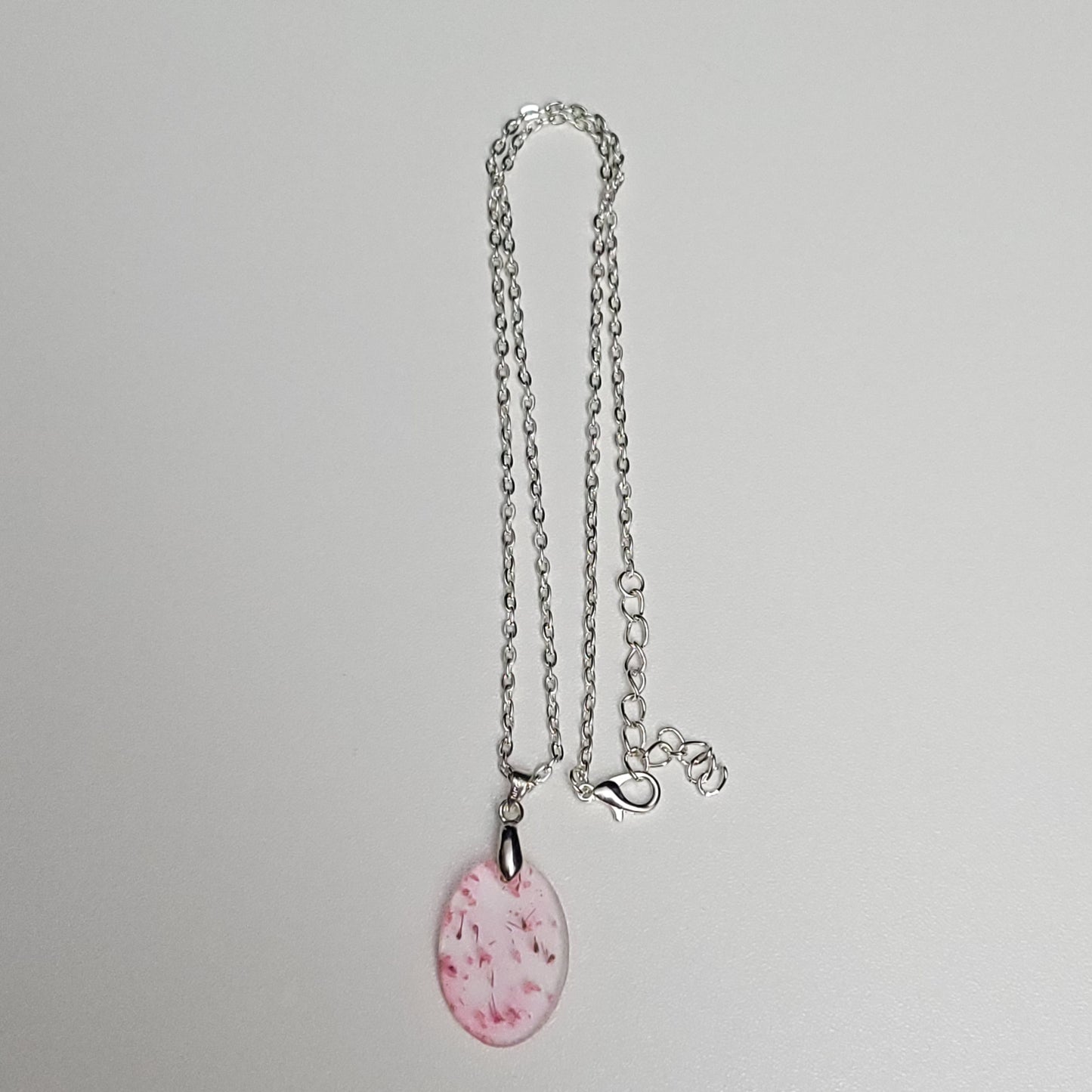 Flower resin necklace - test sample - Maker's One Takers