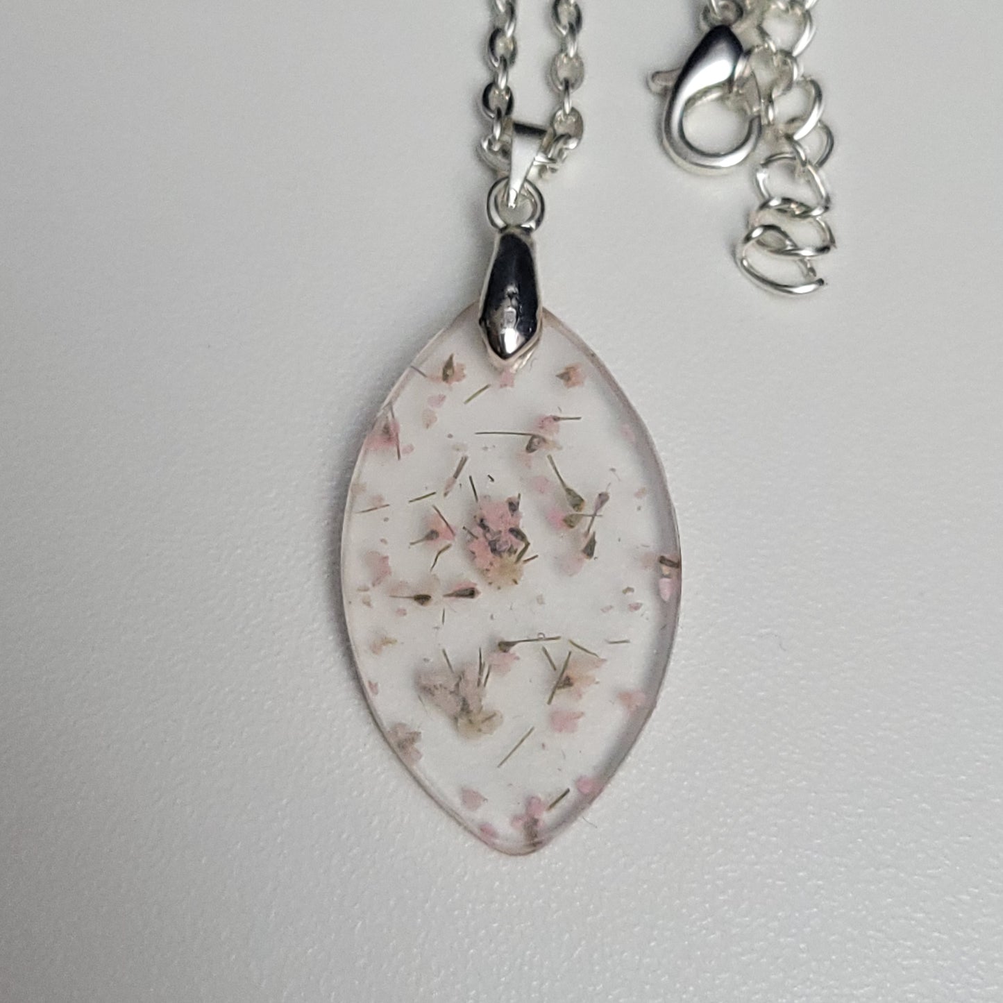 Flower resin necklace - test sample - Maker's One Takers