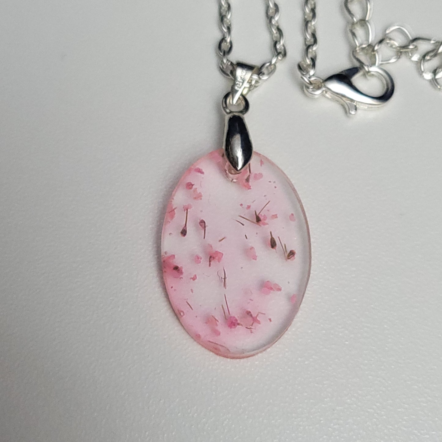Flower resin necklace - test sample - Maker's One Takers