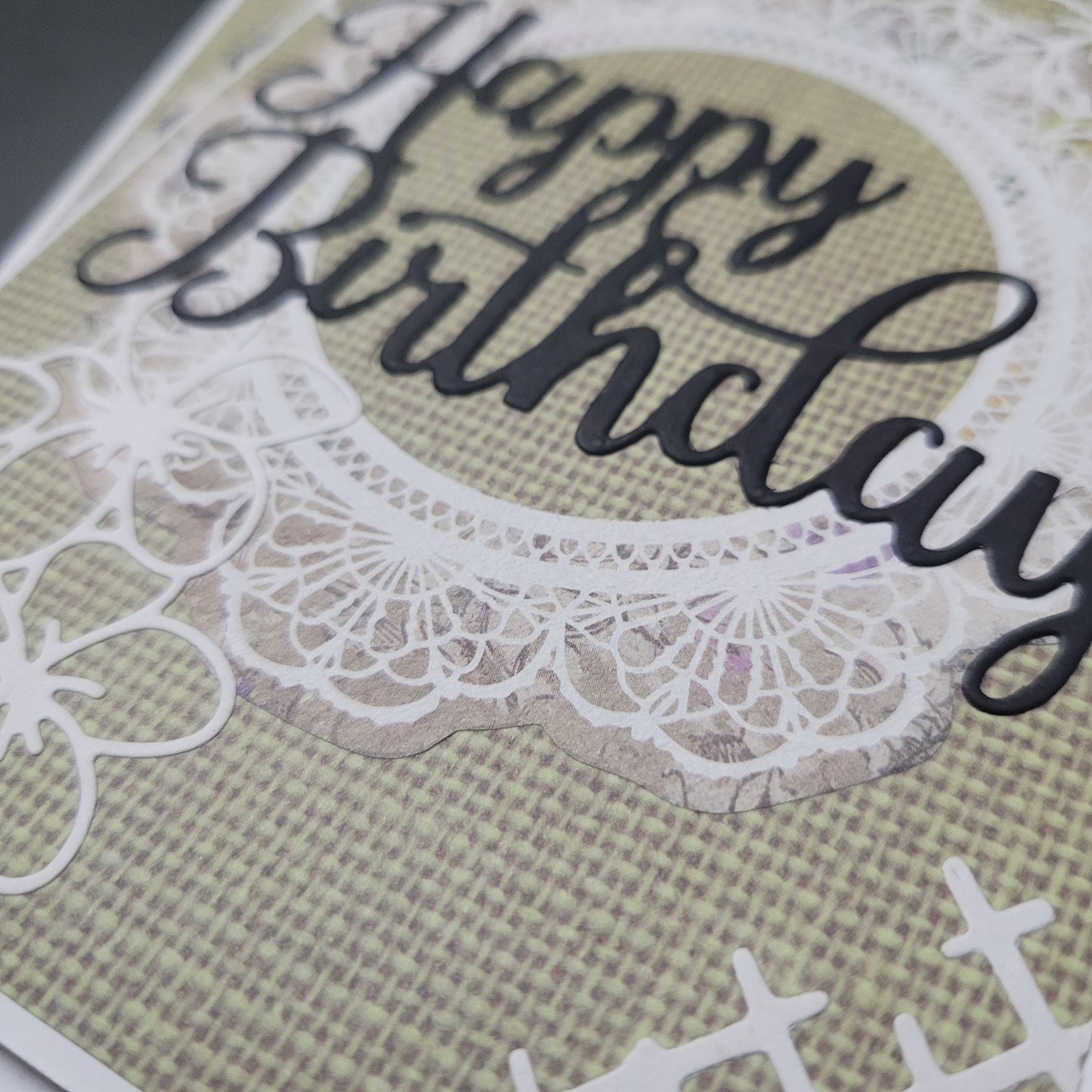 A6 Lace Circle with flowers & lattice detail Happy Birthday blank card.